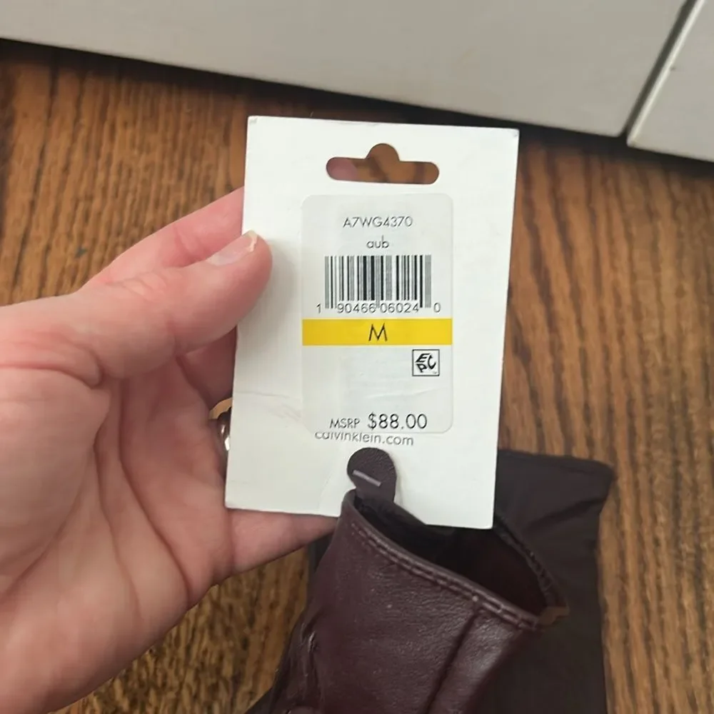 Calvin Klein Women's Leather Gloves Size Medium Burgundy New with Tags